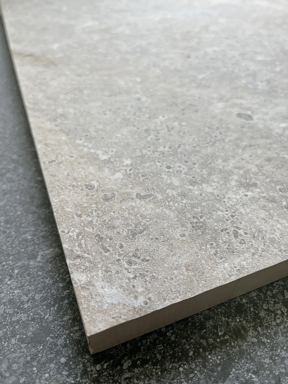 На пол Peter Travertine Light Matt 60x60 - фото 9